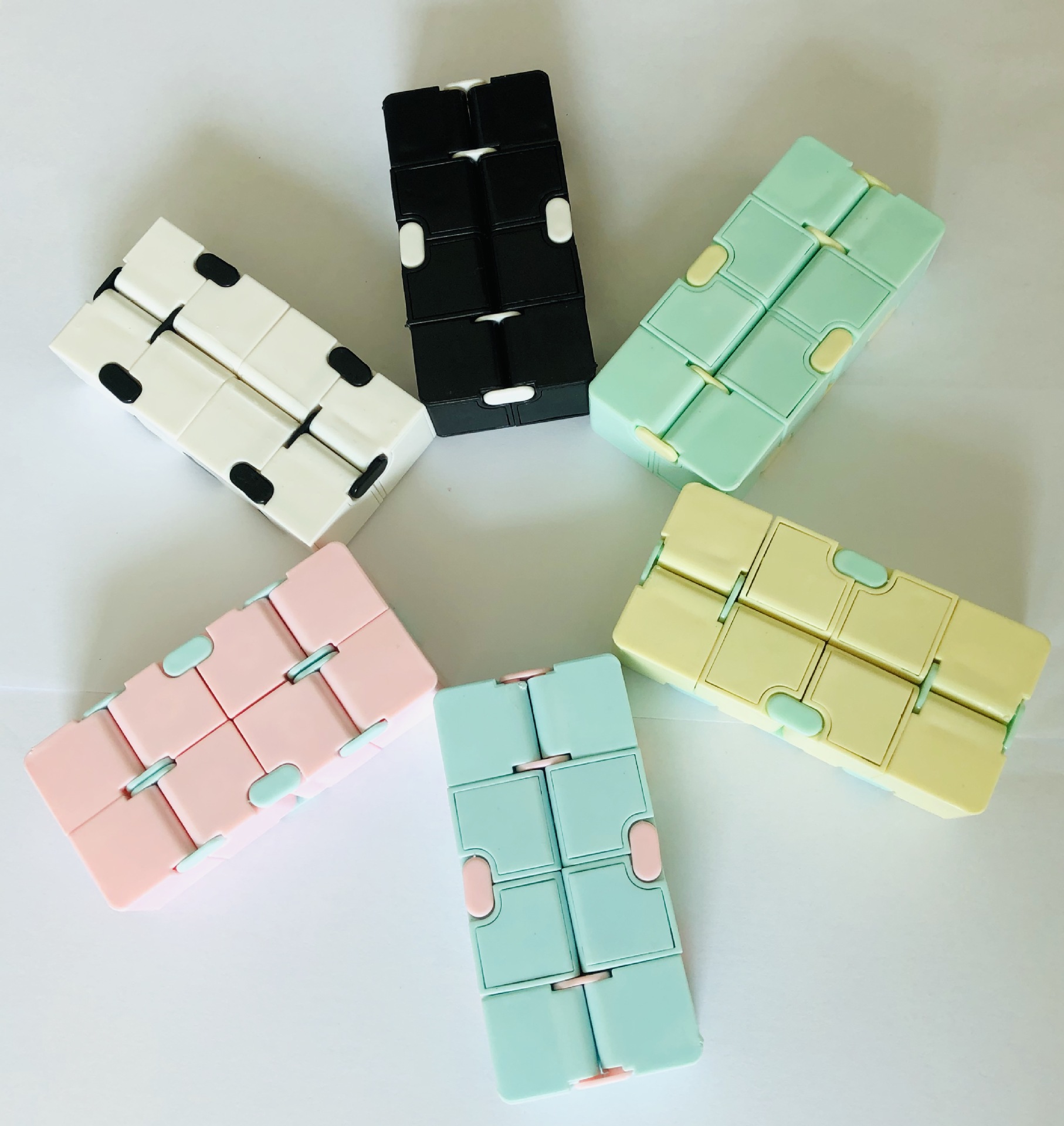 4cm Puzzle Cube fidget toys Durable Exquisite Decom pression Toy Infinity Magic Cube For Adults Kids Antistress Anxiety Toy Gift